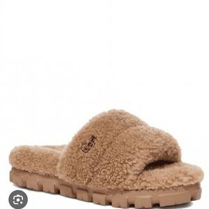 UGG Cozette curly slipper slides size 9, like new
